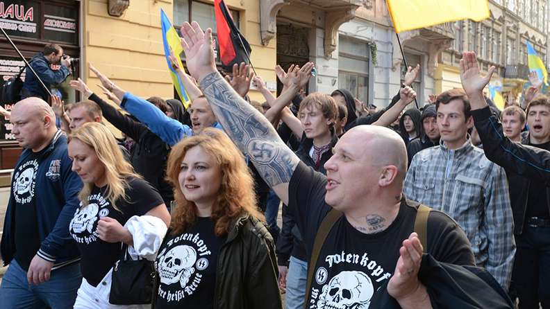 Украинские неонацисты во Львове